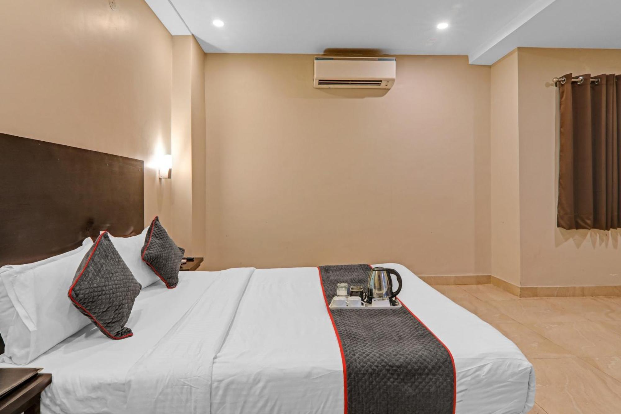 Super Townhouse Amaraa Hotel Near Phoenix Palassio Lucknow Luaran gambar