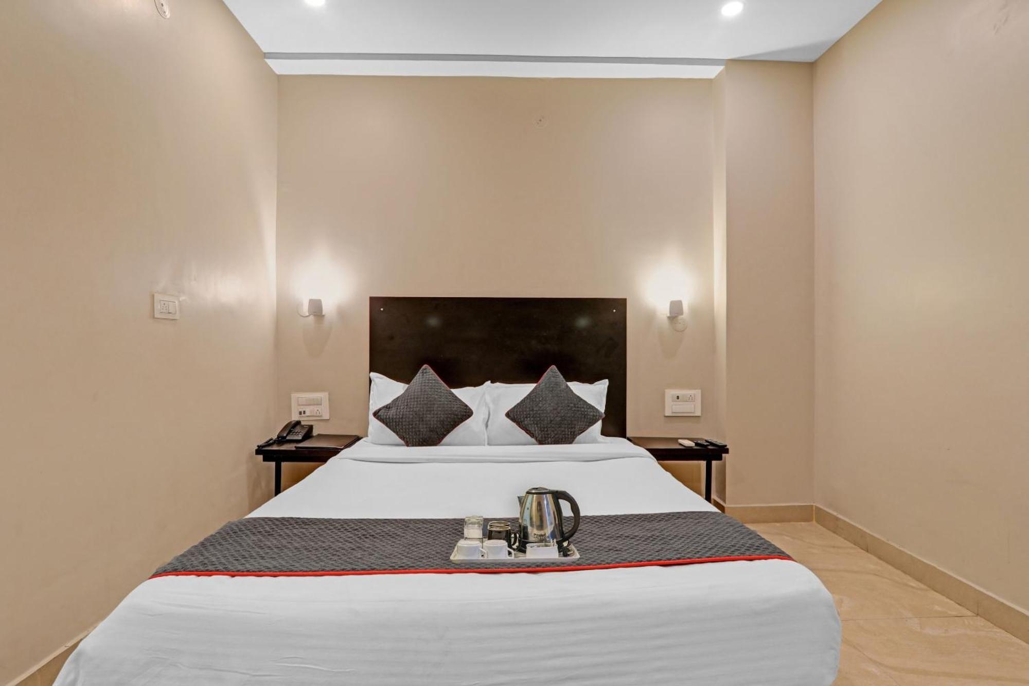 Super Townhouse Amaraa Hotel Near Phoenix Palassio Lucknow Luaran gambar