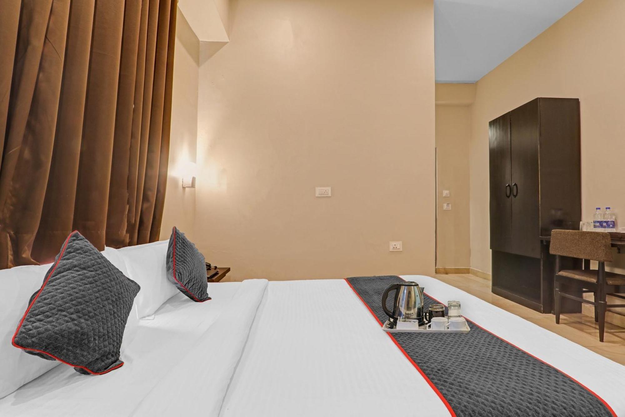 Super Townhouse Amaraa Hotel Near Phoenix Palassio Lucknow Luaran gambar